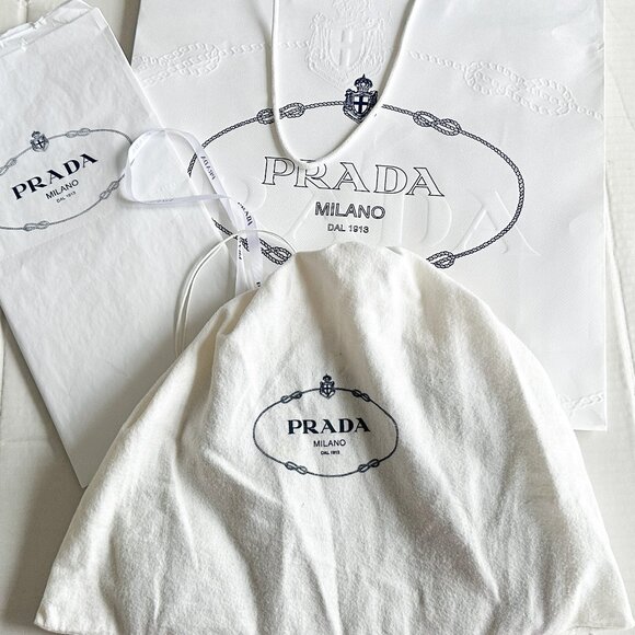 Vintage PRADA Vela Flat Messenger Bag Black Nylon - Great Condition - Picture 4 of 12